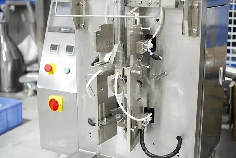 Honey packing machine