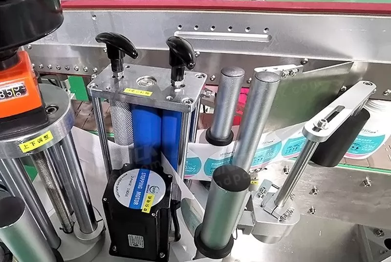 bottle labeling machine