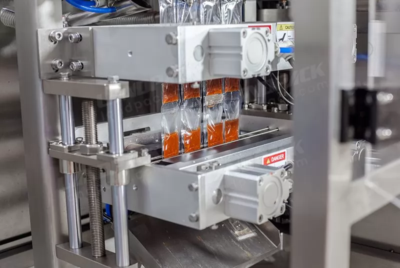 automatic liquid packaging machine